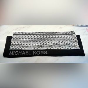 MICHAEL Michael Kors Scarf Set